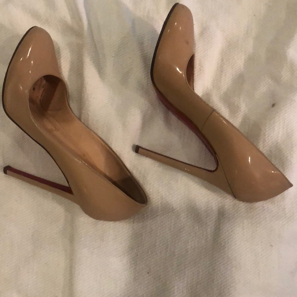 Authentic Christian Louboutin Cream Patent Clichy - Picture 5 of 8